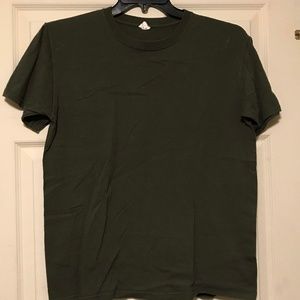 Basic Dark Gray/Black T-shirt; Size M